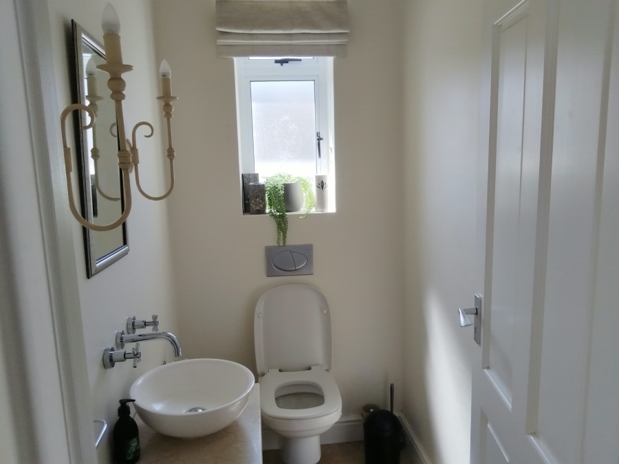To Let 3 Bedroom Property for Rent in Lake Michelle Western Cape